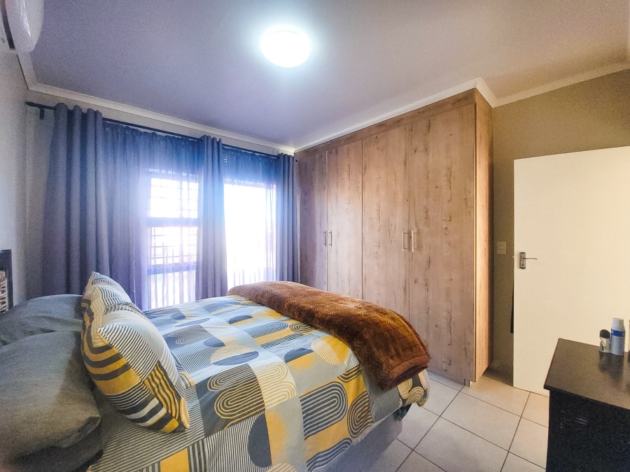 2 Bedroom Property for Sale in Van Der Hoff Park North West